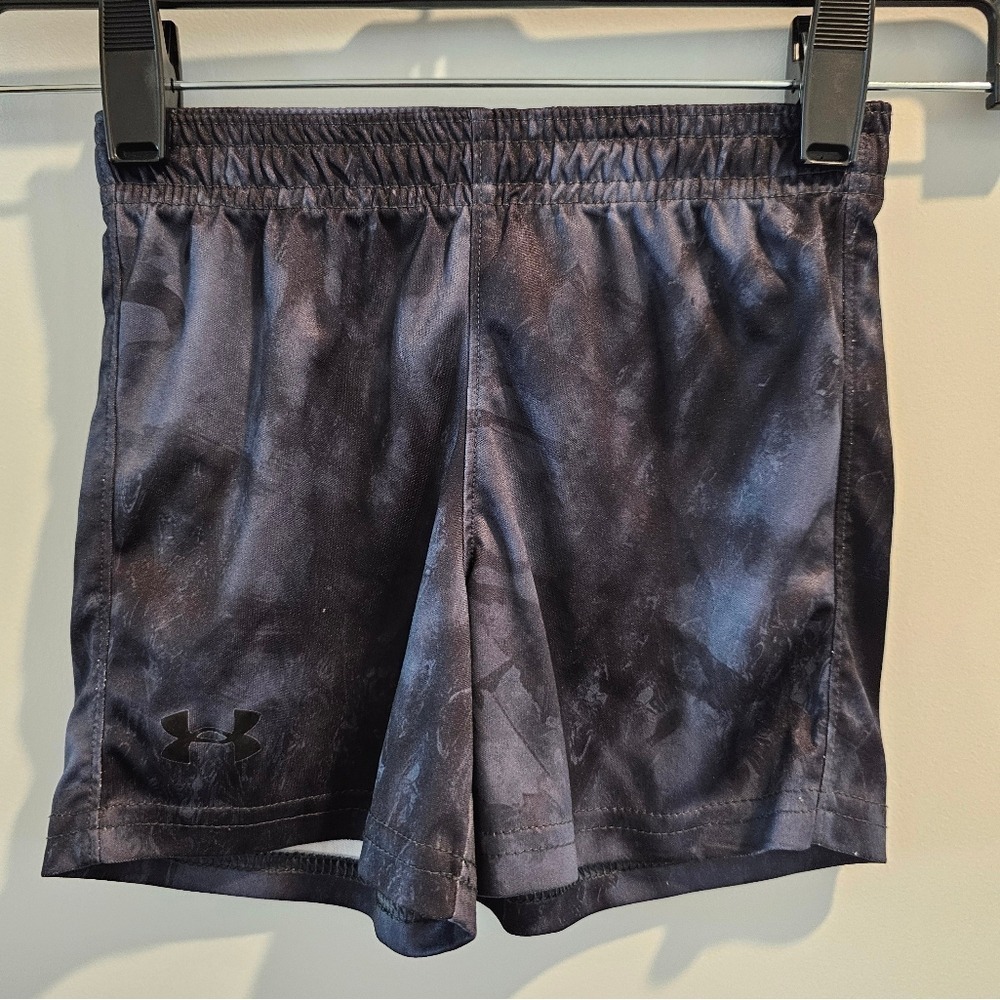 Kid's sz 2T Under Armour Black Charcoal Camo Marble‎ Athletic Shorts Activewear